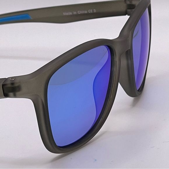 Lightweight Polarized Sunglasses with Blue Mirrored Lenses - Picture 8 of 10